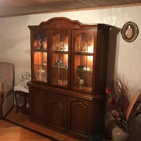 Ruhe Und Gelassenheit Finden In Einem Einzigartigen Jagdhaus Am Wald Apartman Sondershausen