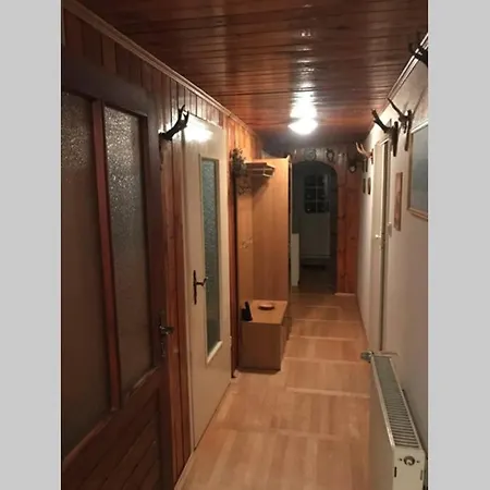 Ruhe Und Gelassenheit Finden In Einem Einzigartigen Jagdhaus Am Wald Apartman